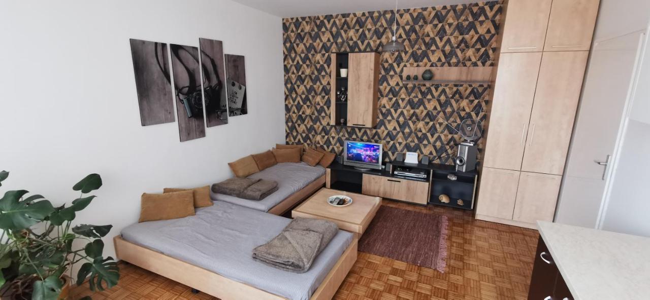 Stan Na Dan Predah Apartment อูชิเซ ภายนอก รูปภาพ